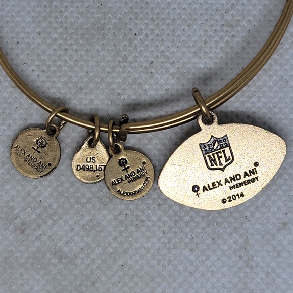 Alex and Ani NEW ENGLAND PATRIOTS NFL Bracelet Rafaelian GOLD - Picture 4 of 5